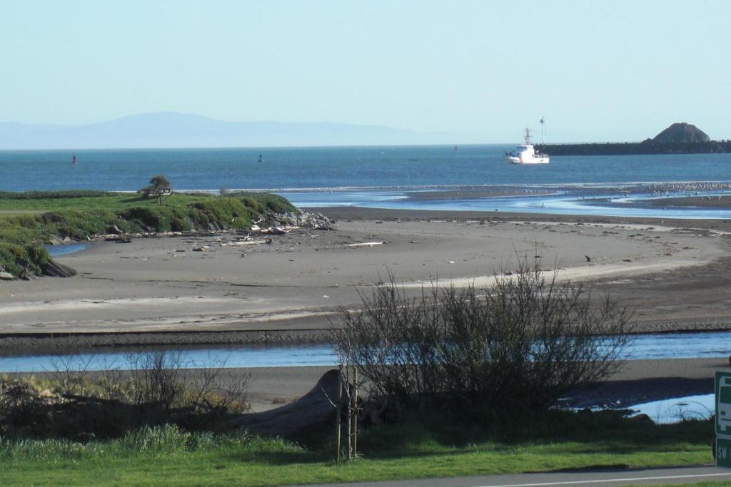 Front Street Inn Crescent City Quarto foto